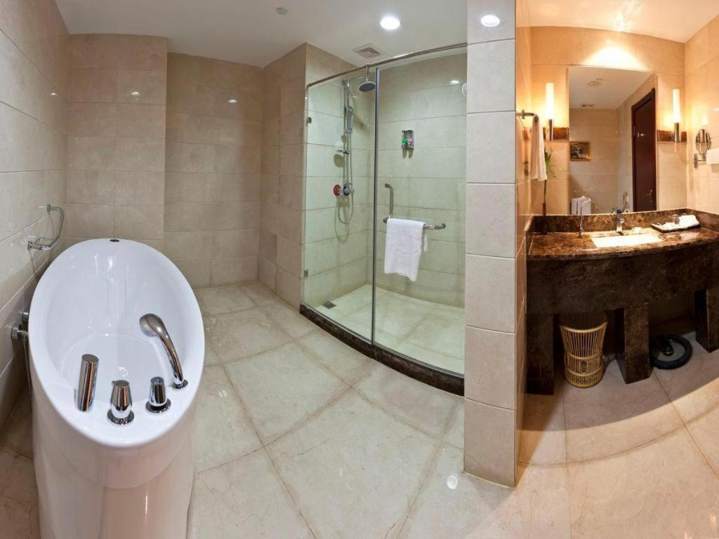 Bliss International Hotel Weihai Exterior photo