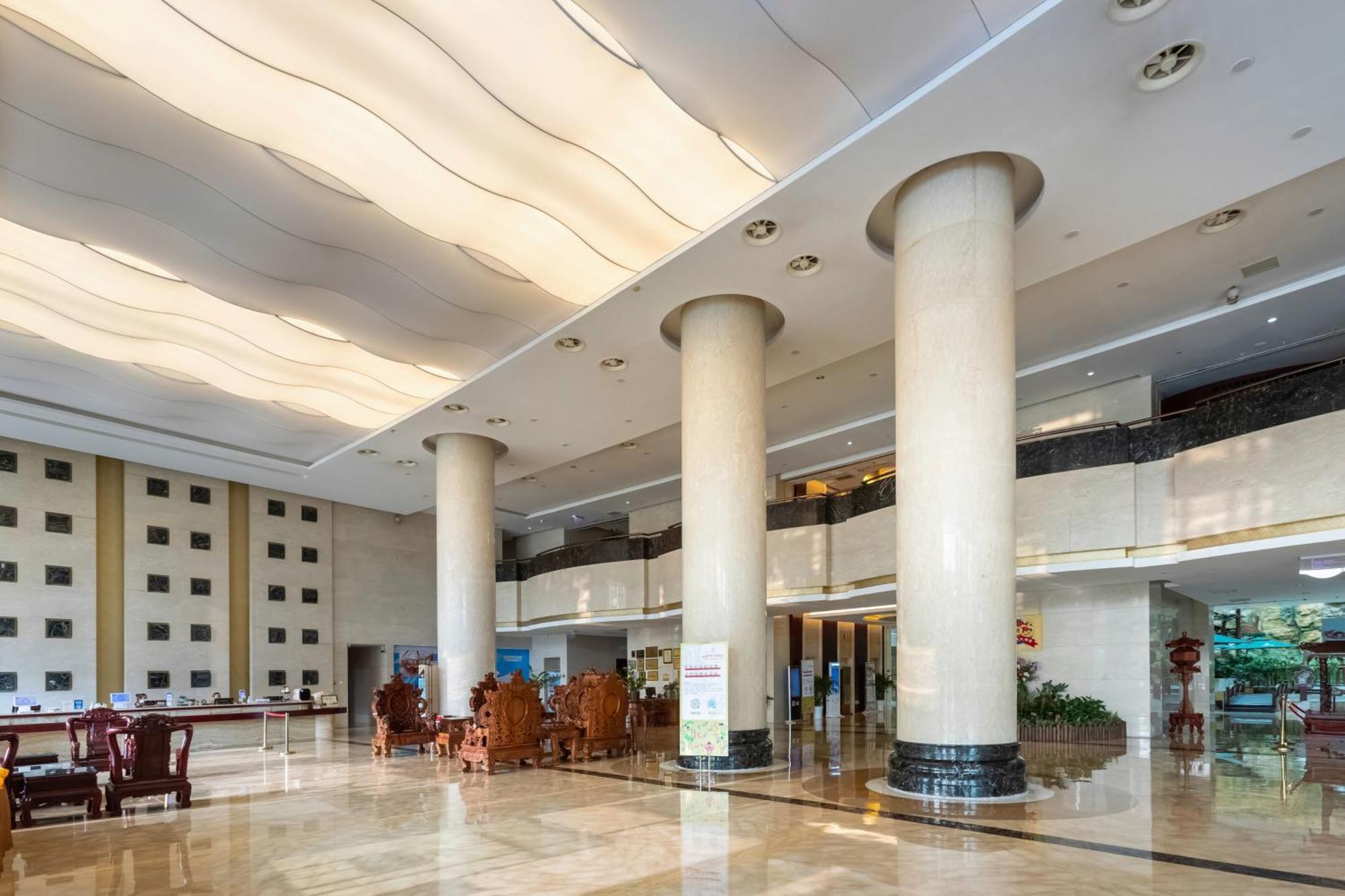 Bliss International Hotel Weihai Exterior photo