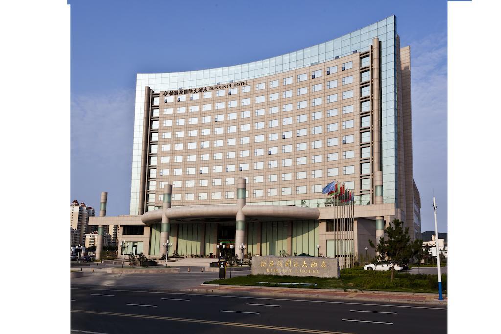 Bliss International Hotel Weihai Exterior photo